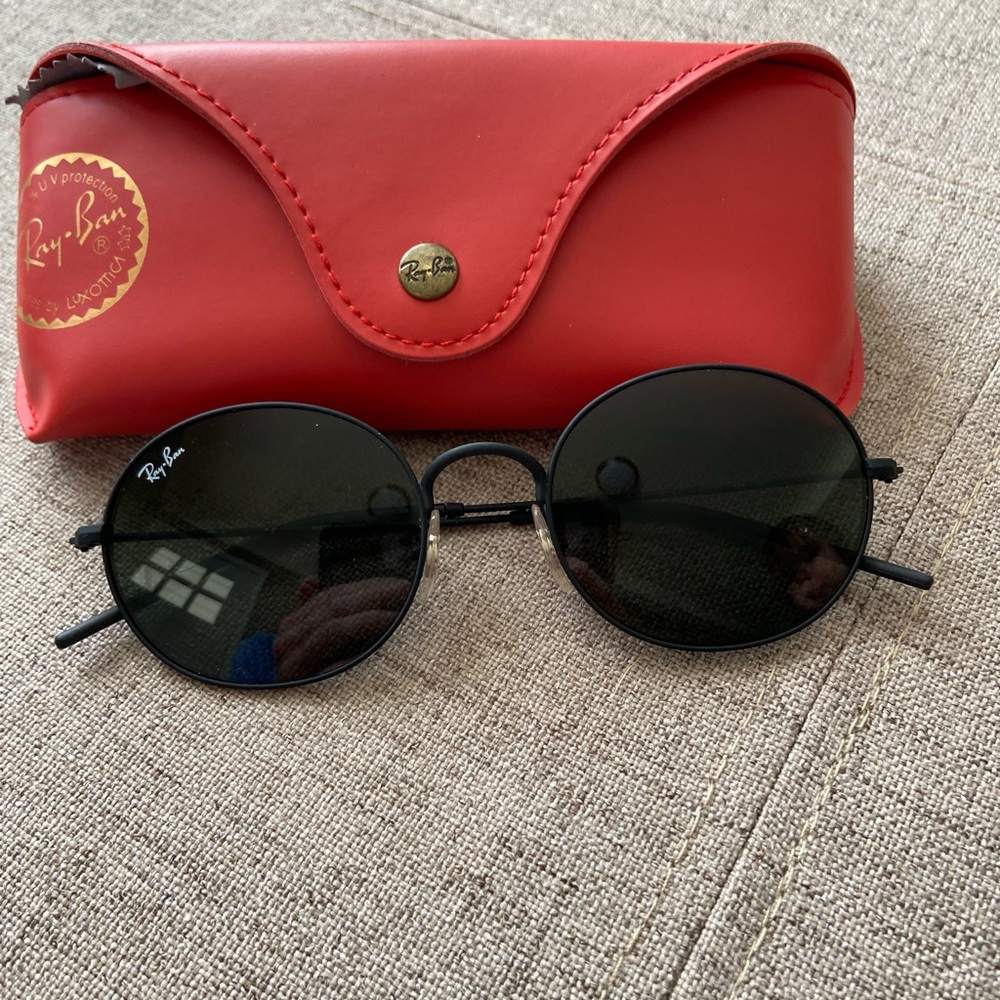 Ray Ban black sunglasses